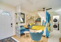 Lainnya 4 3 Mi to Vinoy Park: St Petersburg Gem w/ Patio!