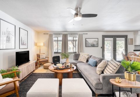 Lain-lain Quiet River Bend Cabin by Avantstay 35 Mins to Mt Bachelor 10 Mins to Town Centre Hot Tub