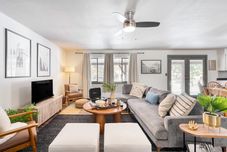 Lain-lain Quiet River Bend Cabin by Avantstay 35 Mins to Mt Bachelor 10 Mins to Town Centre Hot Tub