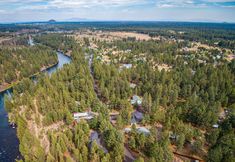 Lain-lain 5 Quiet River Bend Cabin by Avantstay 35 Mins to Mt Bachelor 10 Mins to Town Centre Hot Tub