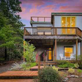 Room1Buttercup Bay Hideaway by Avantstay Cozy Escape w Fire Pit Walk to Beach,Nehalem H Street Dock飯店