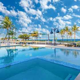 Room 1 Beach Haven by Avantstay Pool Ocean Views Steps From the Beach, Khách sạn Marriott harbor Beach resort