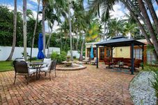 Others Las Olas Oasis by Avantstay Minutes to the Beach Hot Tub