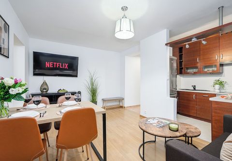 Others Lumina opposite the Palace of Culture