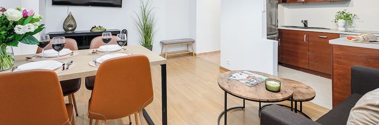 Others Lumina opposite the Palace of Culture