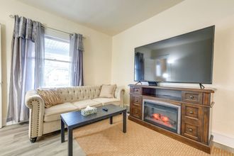 Others 4 Apartment 2 Mi to Niagara Falls State Park!