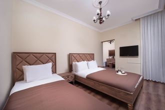 Lainnya 4 Taksim Coll