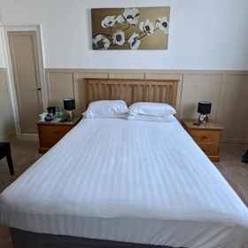 Room 1 Helmsman Guesthouse, Nantcwnlle Hotels