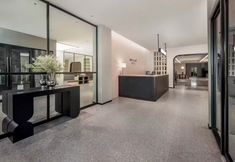 기타 2 McLaren Hotel