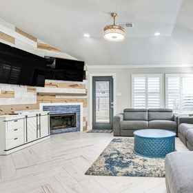 Primary image1Community Pool & Courts: Missouri City Gem w/ Yard,福特 bend 县別墅