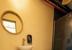 Others 2 Edificio Bola de Oro