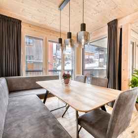 Room 1 Ferienwohnung Family Zentral, Sankt Anton im Montafon Hotels