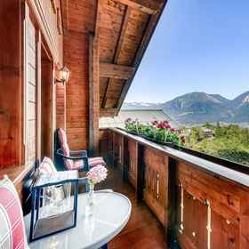 Room 1 Ferienwohnung im Landhaus Berthold, Sankt Anton im Montafon Hotels