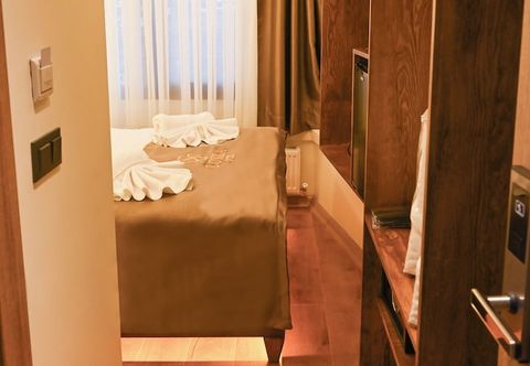 Lain-lain Lokka Hotel