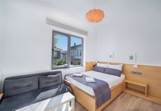 Others 7 Villa Italic