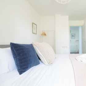 Room12 Bed Apartment Overlooking Water,格兰奇敦公寓