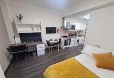 その他 6 St James' House