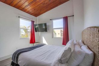 Others 4 Coral Cove Combo