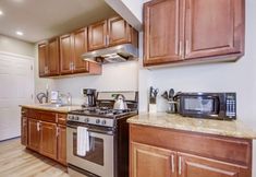 Others 7 Cozy Kingston 1