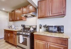 Others 7 Cozy Kingston 1