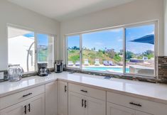 Others 2 La Jolla Oasis