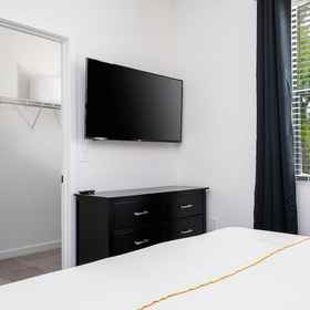 Primary image 1 3236 TT Hub Townhome: 3br, 3ba, Sleeps 8, Hotel Stetson University Celebration