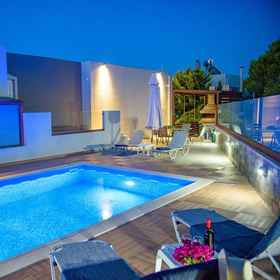 Room 1 มารี นิโคล อพาร์ตเมนต์ ไพรเวทพูล 3 เบดรูม, โรงแรม & ที่พัก Dimos Gortyna