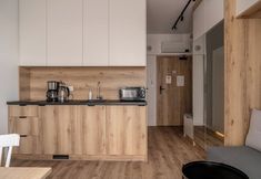 기타 3 RentPlanet - Studio Zwycięska