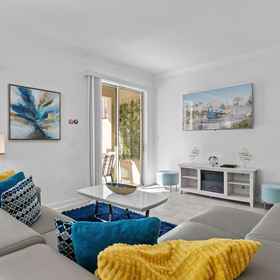 Room 1 Spacious 5BR Home With Pool Near Top Attractions, Calabay Palms Villa Hotels