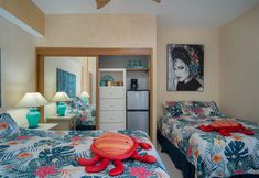 อื่นๆ 2 Casa Frida Massive Condo Sleeps up to 12!