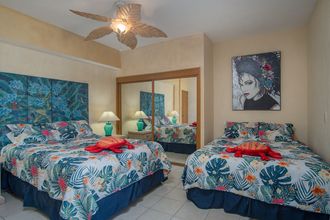 อื่นๆ 4 Casa Frida Massive Condo Sleeps up to 12!