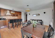 อื่นๆ 3 Top Floor z Widokiem na Morze by Downtown Apartments