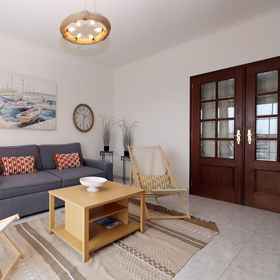 Room 1 B37 - Central City Door Apartment, Batata Beach Hotels