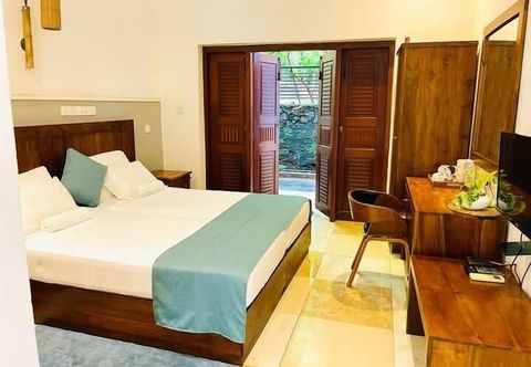 Lain-lain Grand Rockland Hotel