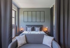 Others 4 Black Loft Como by Rent all Como
