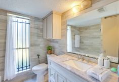 Khác 6 2 Mi to Houston Funplex: Home w/ Private Yard!