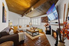 Lainnya Mountain Majesty With AC BBQ Parking