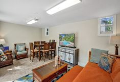 Others 5 Vidal Manor 4BR Oasis w Pool Cabana- Wilton Dr