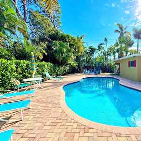 Room 1 Vidal Manor 4BR Oasis w Pool Cabana- Wilton Dr, Hotel Hugh Taylor Birch State Park