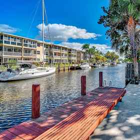 Room 1 Citrus Isles Waterfront Home, Las Olas Riverfront Hotels