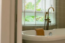 Others Phi Private Villa: Luxury Riverside: Near Old Town • Breakfast, Laundry, Free Pickup (3 Nights up)