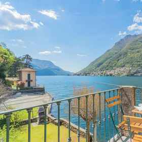 Primary image1Deriva Apartment on Careno's Beach by Rent all Como,Barni飯店