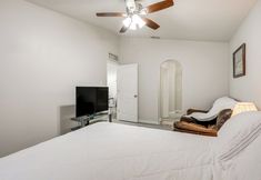 Others 7 8 Mi to Legoland: Winter Haven Home w/ Lanai!