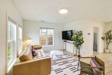 Khác Walk to Cowboys Games: Arlington Home w/ Yard!