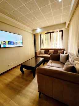 Siaya County Club, 4.653.919 VND