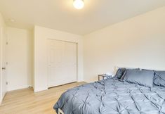 Others 4 Hike, Shop & More: Auburn Family Getaway!