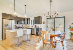 Lainnya 2 Deck w/ Forest Views: Modern Home in Rochester!