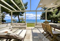 Others 4 Salt Stone Beach Front Retreat by Estia