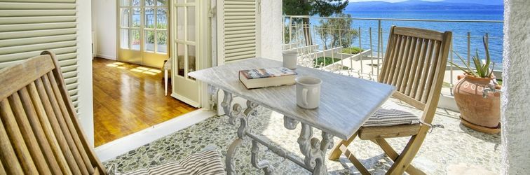 Others Salt Stone Beach Front Retreat by Estia