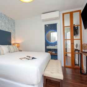 Room 1 Genteel Home San Lorenzo, Alcalá del Río Hotels